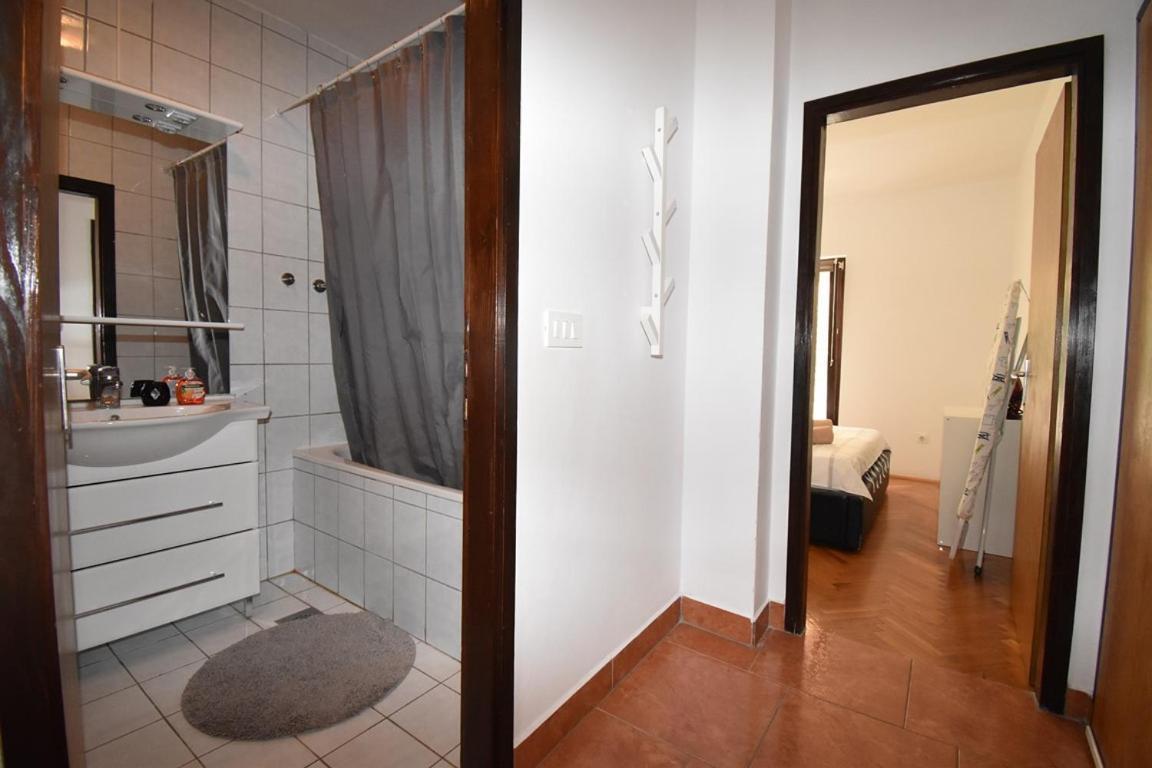 Superior Familiy Apartment Tina Върсар Екстериор снимка
