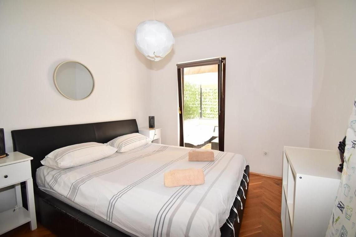 Superior Familiy Apartment Tina Върсар Екстериор снимка