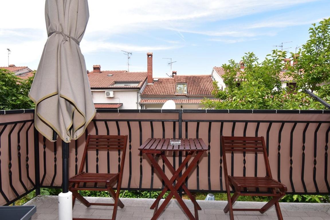 Superior Familiy Apartment Tina Върсар Екстериор снимка